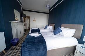 OYO Lord Kitcheners Guest House