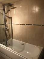 Gardenside, Free Private Parking