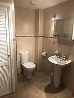 Gardenside, Free Private Parking