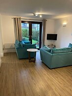 Gardenside, Free Private Parking