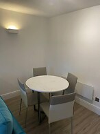 Gardenside, Free Private Parking