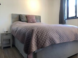 Gardenside, Free Private Parking