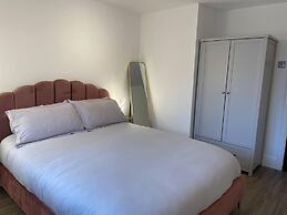 Gardenside, Free Private Parking