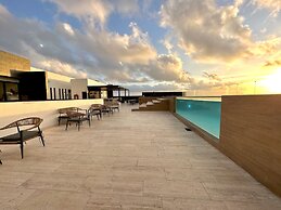 Comfortable Condo Amazing Rooftop