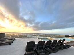 Comfortable Condo Amazing Rooftop