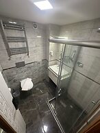 Galatagreenapple Hotel