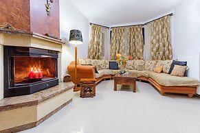 Villa Danae by CorfuEscapes