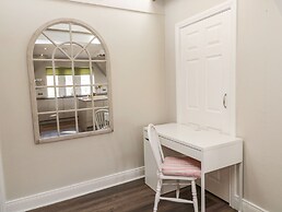 Butterchurn Apartment