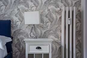 Penthouse Alisa - Penthouse Alisa