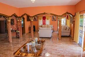 Blue Berry Hills Villa