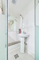 Snowflower Guesthouse