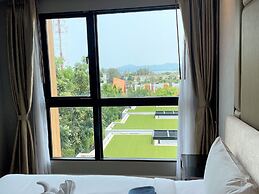 Deluxe apartment at Panora by Lofty