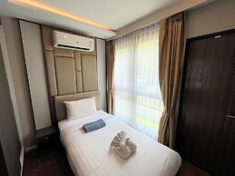Deluxe apartment at Panora by Lofty