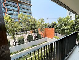 Deluxe apartment at Panora by Lofty