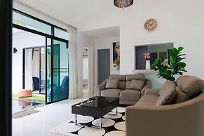 Pool villa at Kamala Regent by Lofty