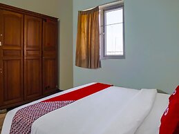 OYO 92235 Guesthouse Rantang