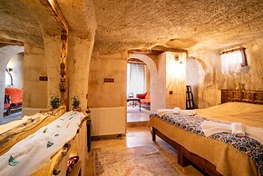Cappadocia inans Cave & Swimming Pool Hot