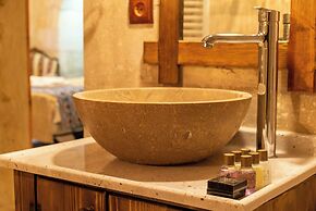 Cappadocia inans Cave & Swimming Pool Hot