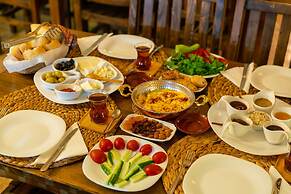 Cappadocia inans Cave & Swimming Pool Hot