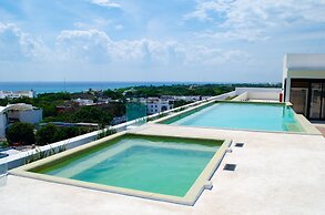 Modern Pool View New Condo Gym Jacuzzi
