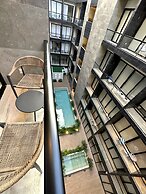 Modern Pool View New Condo Gym Jacuzzi