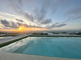 Modern Pool View New Condo Gym Jacuzzi