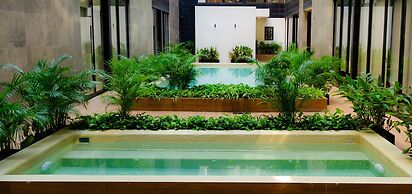 Modern Pool View New Condo Gym Jacuzzi