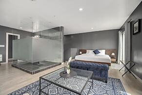 Intimate En Suite Studio