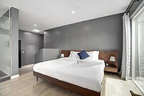 Intimate En Suite Studio