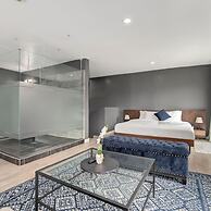 Intimate En Suite Studio