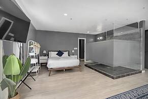 Intimate En Suite Studio