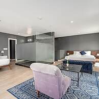 Intimate En Suite Studio