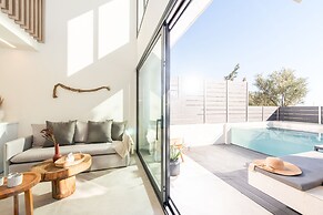 Serene seafront villas