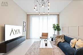 Aya - Elegant 1BR Apartment With Balcony and Creek Views