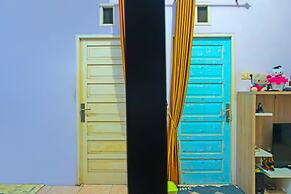 SPOT ON 92466 Adam Kost SyariahNearWisata Jembatan Barito