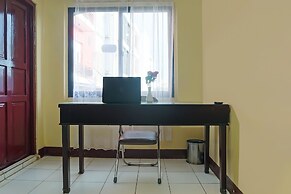 SPOT ON 92466 Adam Kost SyariahNearWisata Jembatan Barito