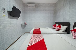 OYO 3283 Bwalk Hotel