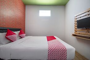 OYO 3283 Bwalk Hotel