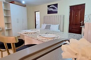 1 Bed Flat - Sleeps 2 - Parking - Wifi