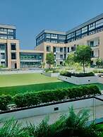 GOLDEN BREEZE SUITES