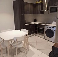 GOLDEN BREEZE SUITES