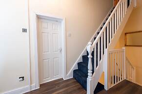 10 Guests - Free Parking - City Centre
