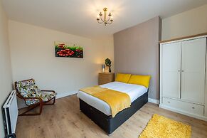 10 Guests - Free Parking - City Centre