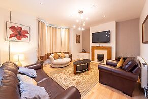 10 Guests - Free Parking - City Centre