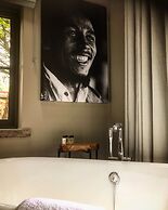 NoTwenty9 Bar and Restaurant