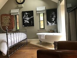 NoTwenty9 Bar and Restaurant