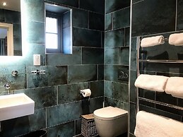 NoTwenty9 Bar and Restaurant