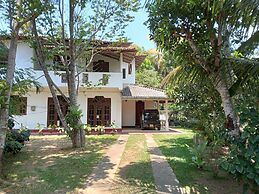 Charming 2-bed Apartment in Weligama