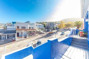 Bright 2 Bedroom Apartment in Touristic Hub of Bokaap