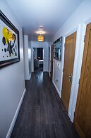 Remarkable 2-bed Apartment With Sea View